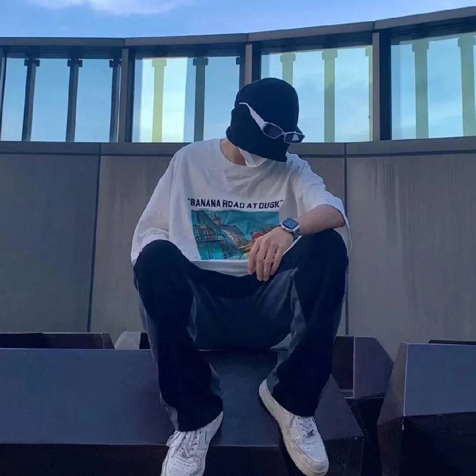 杨*