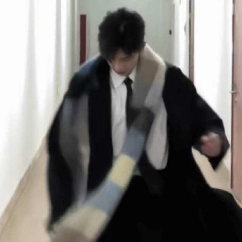 吴**