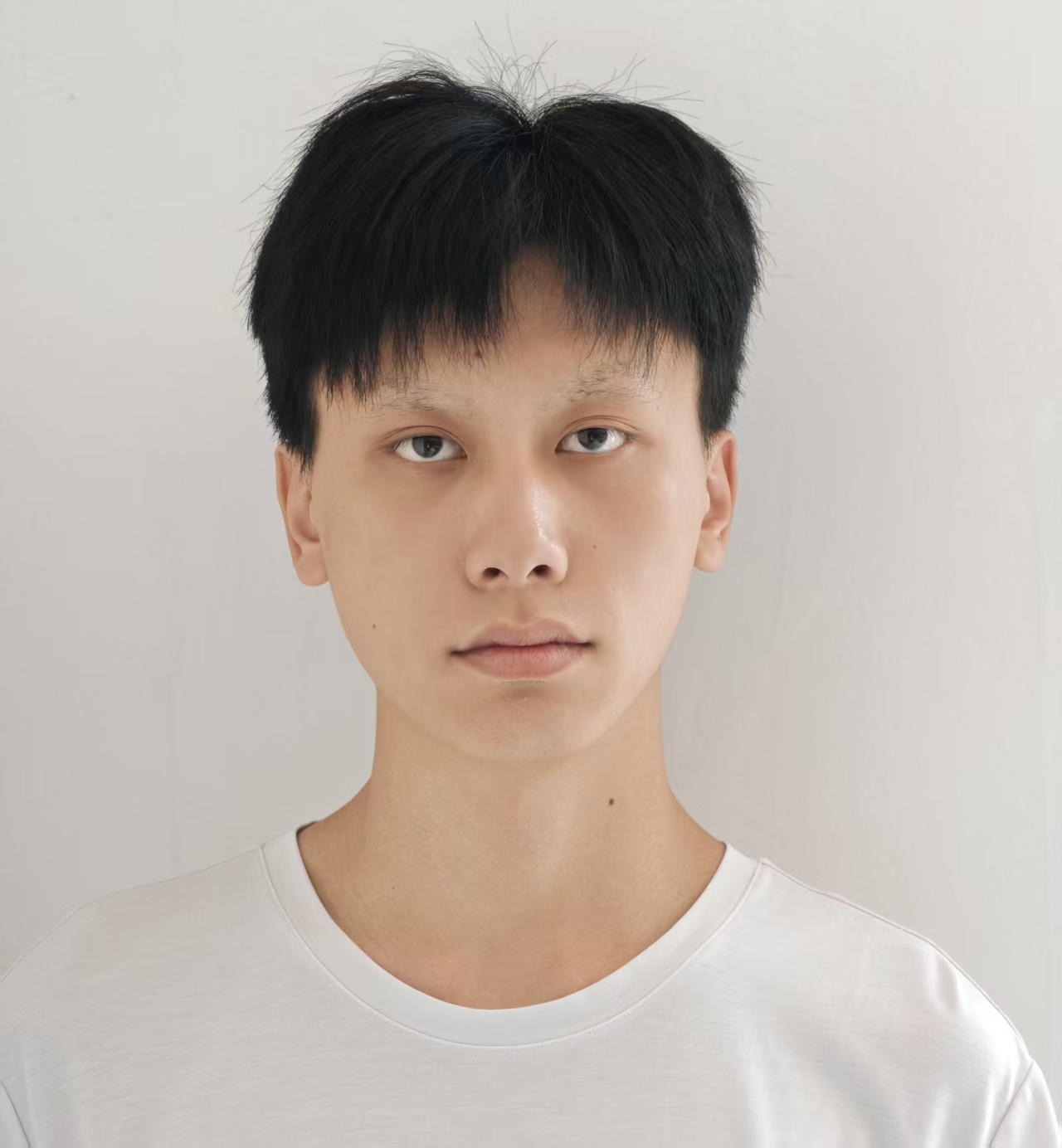 彭**