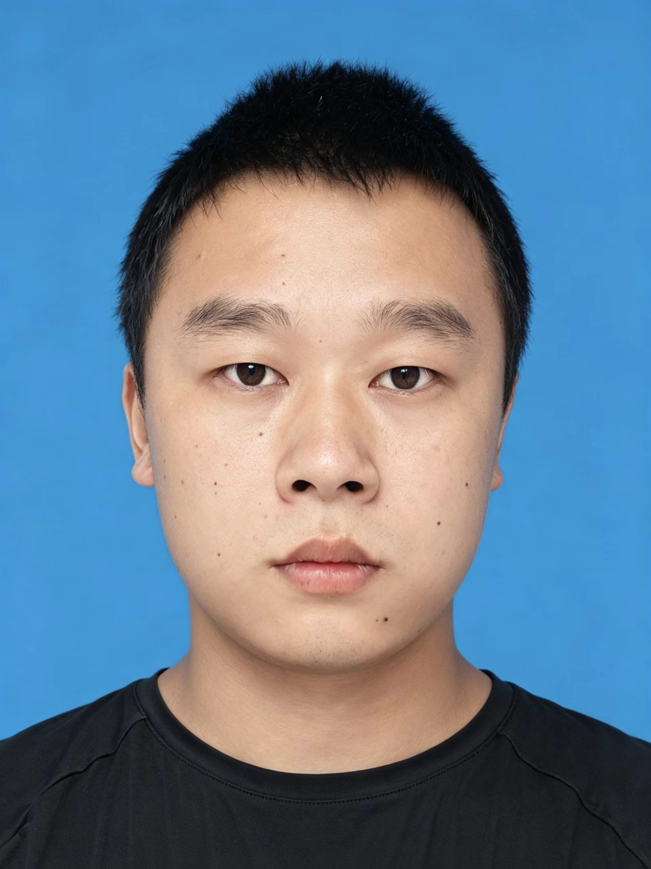 吴**